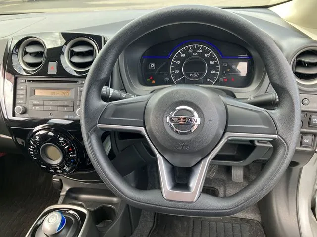 ニッサン　ノート