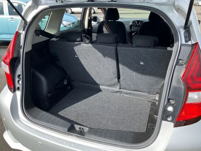 ニッサン　ノート