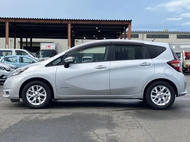 ニッサン　ノート