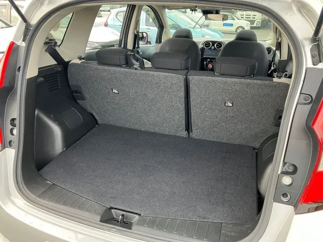 ニッサン　ノート　４ＷＤ