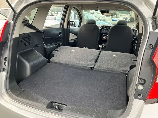 ニッサン　ノート　４ＷＤ