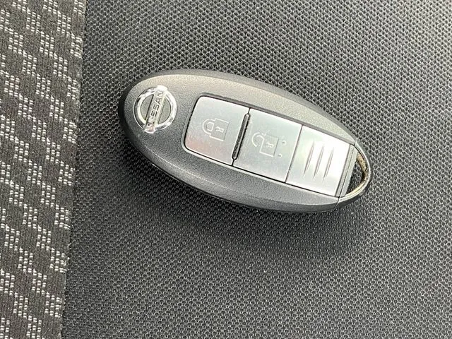 ニッサン　ノート　４ＷＤ