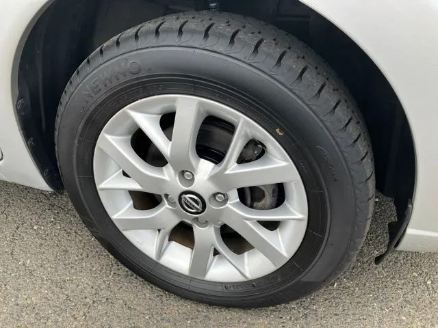 ニッサン　ノート　４ＷＤ