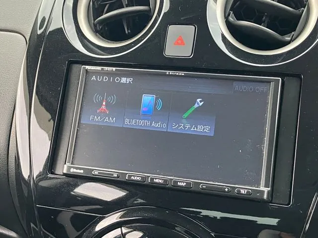 ニッサン　ノート　４ＷＤ