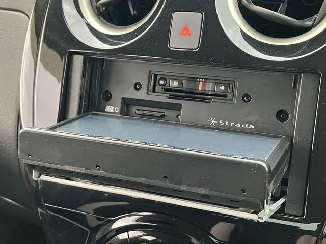 ニッサン　ノート　４ＷＤ