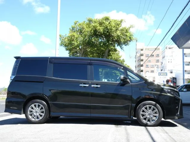 トヨタ ヴォクシー