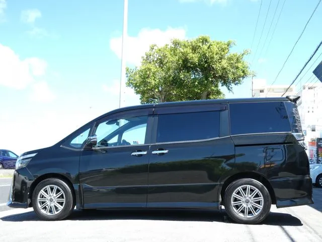 トヨタ ヴォクシー