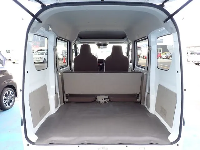 エブリイバン（スズキ）の車両写真