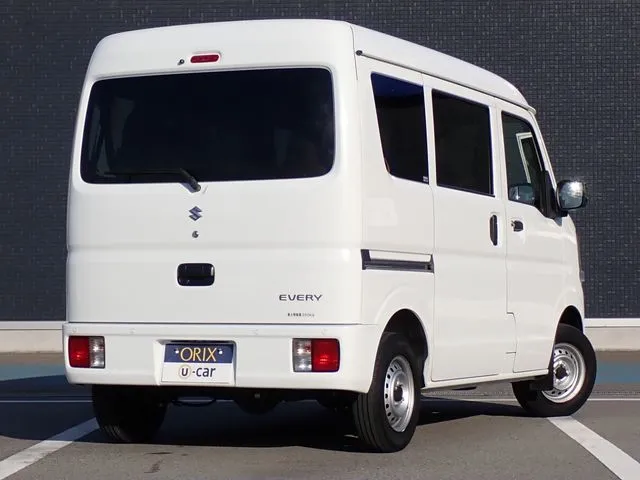 エブリイバン（スズキ）の車両写真