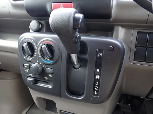 エブリイバン（スズキ）の車両写真