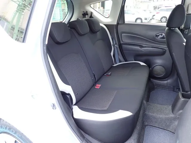 ノート(ニッサン)の車両写真