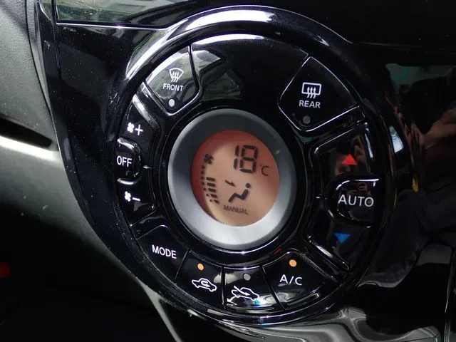 ノート(ニッサン)の車両写真