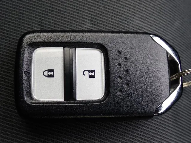 ホンダ　フィット　ｅ：ＨＥＶ