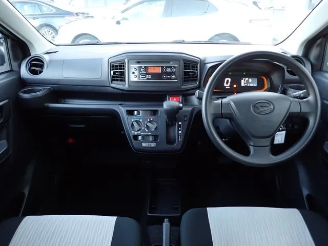 ミラ　イース（ダイハツ）の車両写真