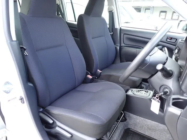 トヨタ　プロボックスバン　２ＷＤ