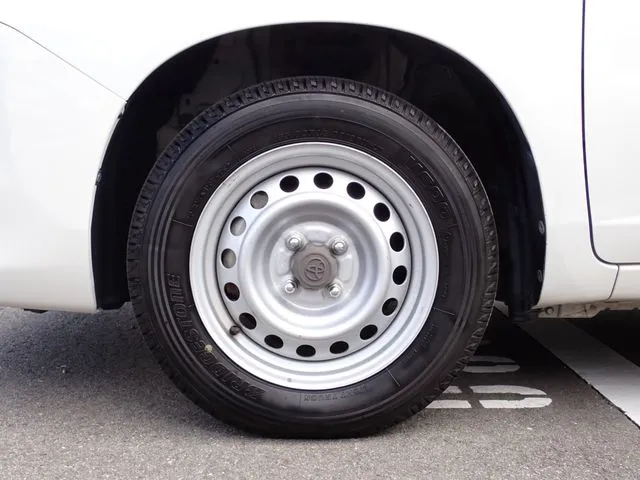 トヨタ　プロボックスバン　２ＷＤ