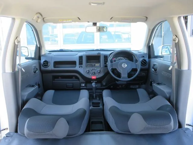 ニッサン NV150 AD 4WD