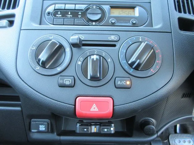 ニッサン NV150 AD 4WD