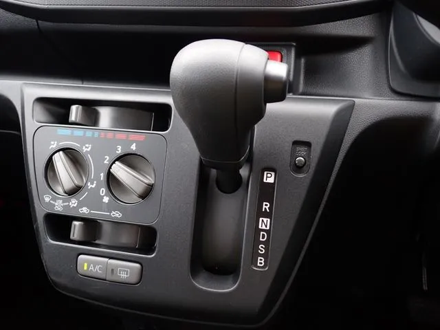 ダイハツ ミラ イース