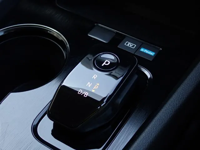 ニッサン　エクストレイル　ハイブリッド　２ＷＤ