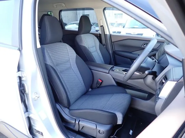 ニッサン　エクストレイル　ハイブリッド　２ＷＤ