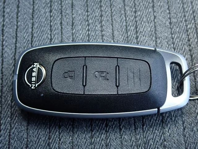 ニッサン　エクストレイル　ハイブリッド　２ＷＤ