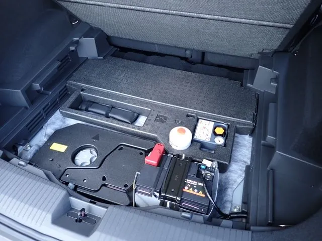 ニッサン　エクストレイル　ハイブリッド　２ＷＤ