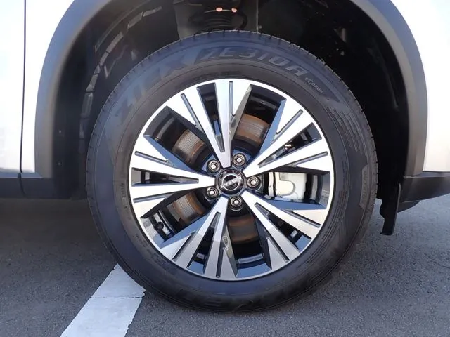 ニッサン　エクストレイル　ハイブリッド　２ＷＤ