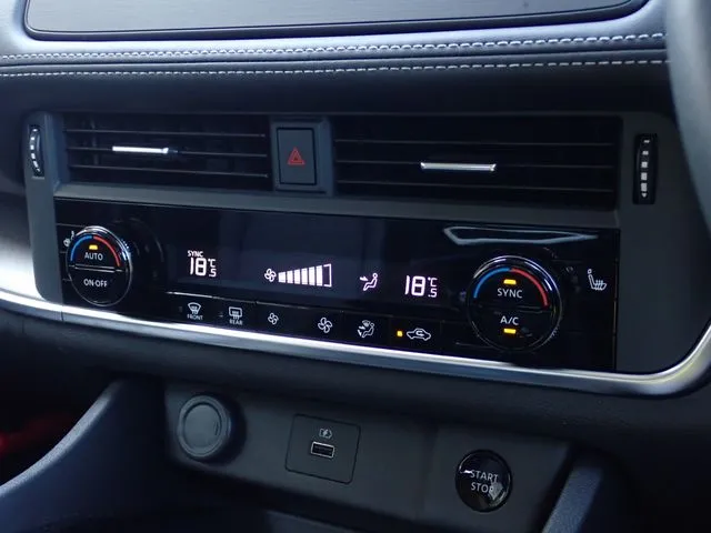 ニッサン　エクストレイル　ハイブリッド　２ＷＤ