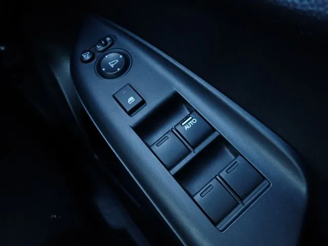 シャトル　ハイブリッド（ホンダ）の車両写真