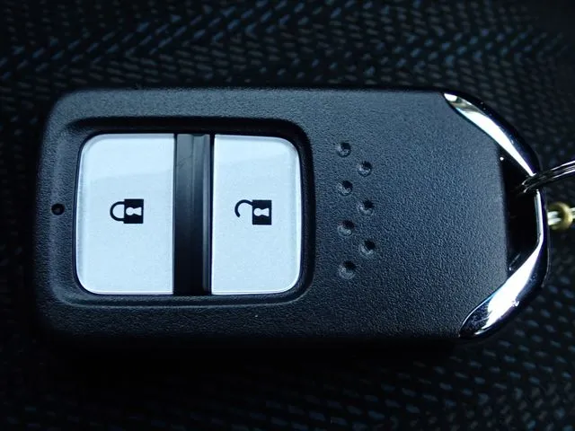 シャトル　ハイブリッド（ホンダ）の車両写真