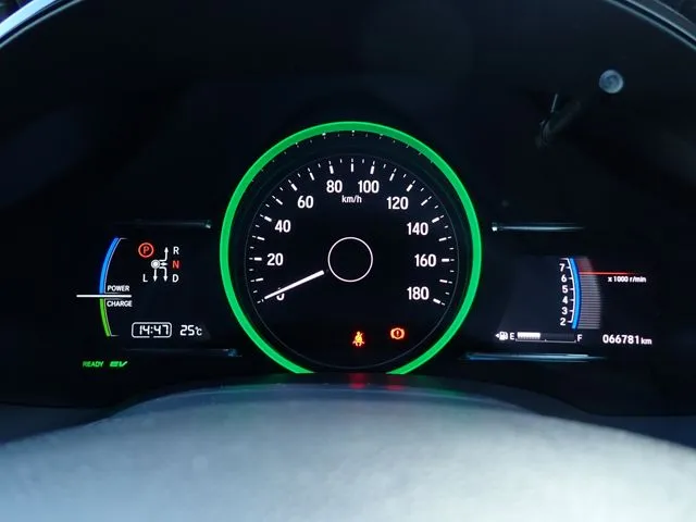 シャトル　ハイブリッド（ホンダ）の車両写真