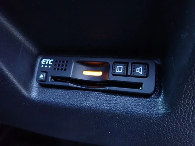 シャトル　ハイブリッド（ホンダ）の車両写真