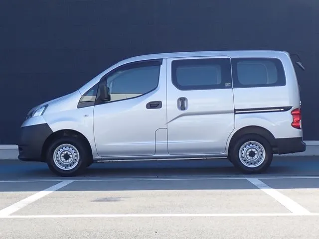 NV200バネットバン(ニッサン)の車両写真