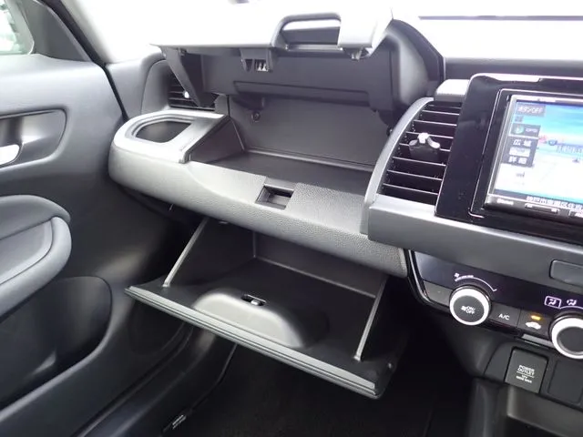 ホンダ　フィット　ｅ：ＨＥＶ