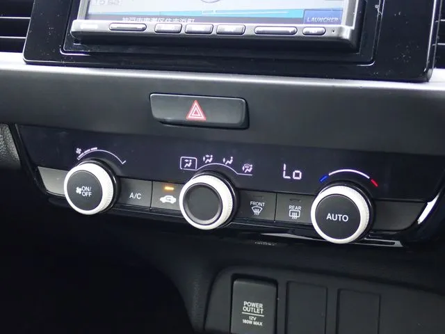 ホンダ　フィット　ｅ：ＨＥＶ