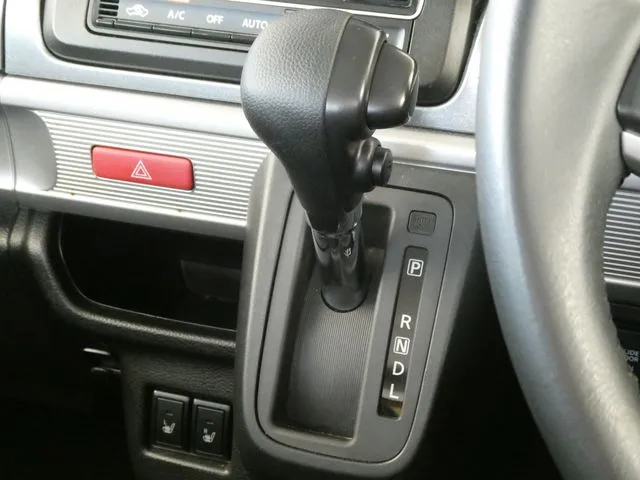 スペーシア　ギア（スズキ）の車両写真