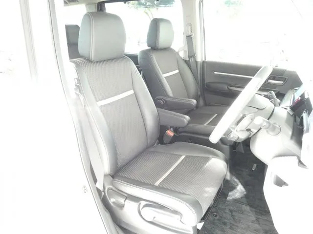 ステップワゴン　スパーダ（ホンダ）の車両写真