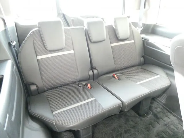 ステップワゴン　スパーダ（ホンダ）の車両写真