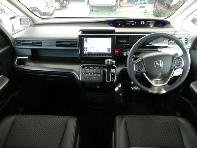 ステップワゴン　スパーダ（ホンダ）の車両写真