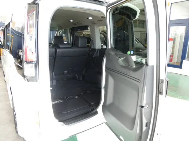 ステップワゴン　スパーダ（ホンダ）の車両写真