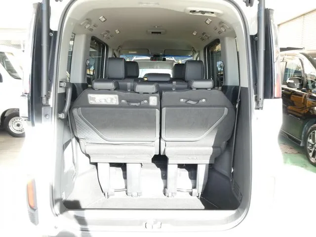 ステップワゴン　スパーダ（ホンダ）の車両写真