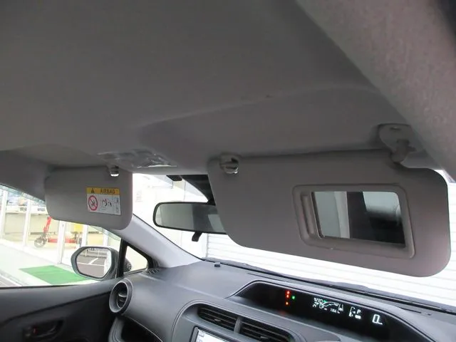 アクア(トヨタ)の車両写真