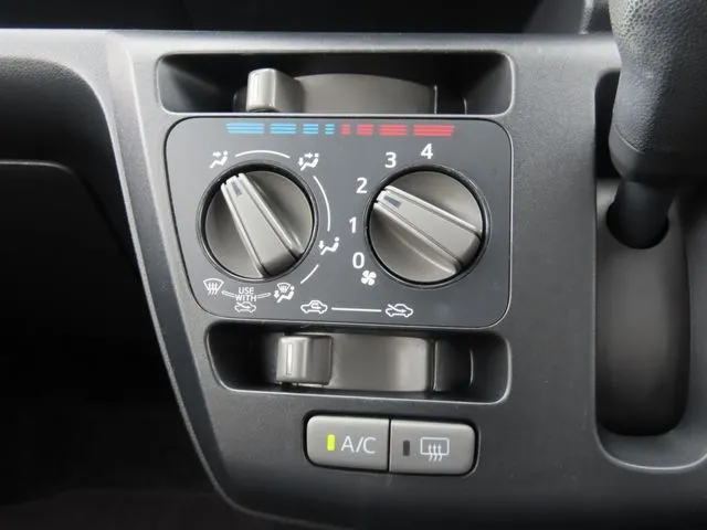 ミラ　イース（ダイハツ）の車両写真