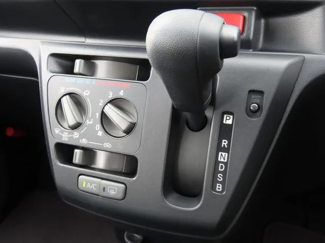 ミラ　イース（ダイハツ）の車両写真