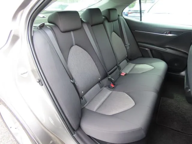 カムリ　ハイブリッド（トヨタ）の車両写真