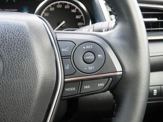 カムリ　ハイブリッド（トヨタ）の車両写真