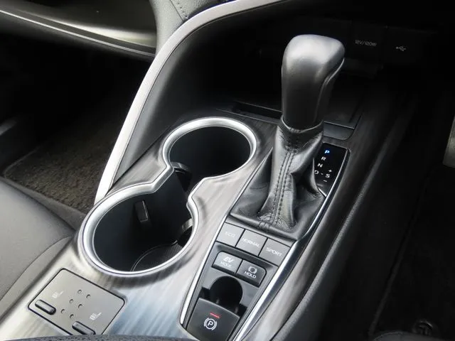 カムリ　ハイブリッド（トヨタ）の車両写真