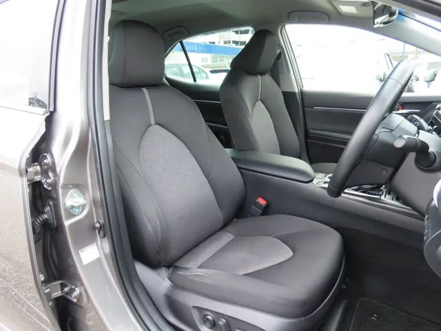 カムリ　ハイブリッド（トヨタ）の車両写真