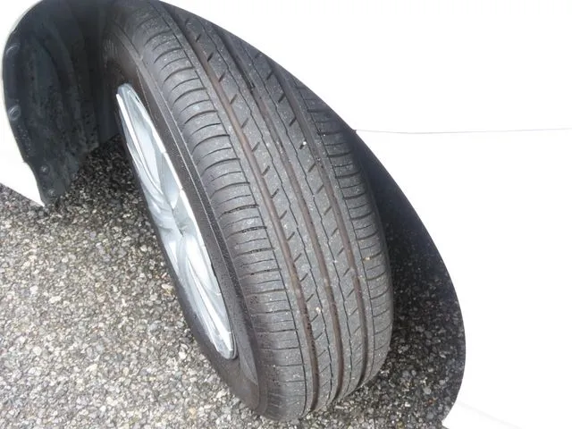 プリウス（トヨタ）の車両写真